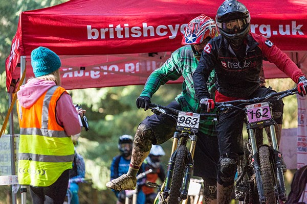 Lindsay starts here 1st practise run in Hopton